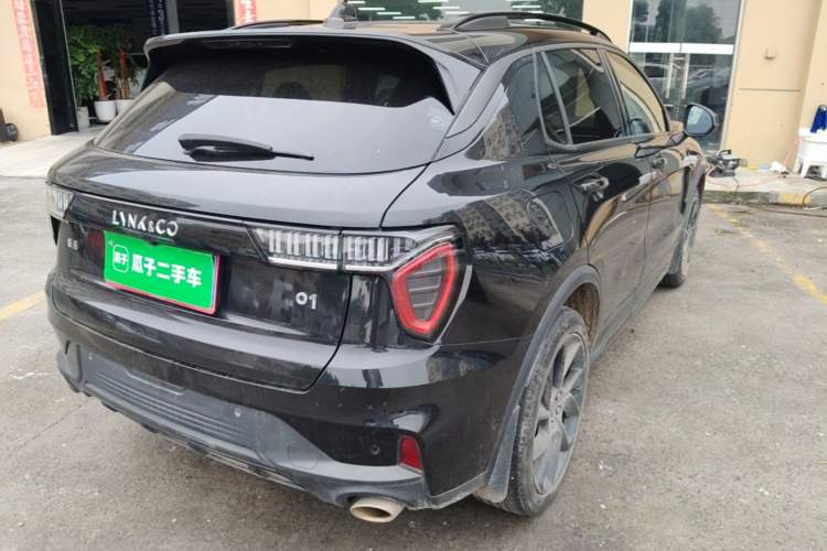 Used Lynk & Co 01 2021 2.0TD Four-Wheel Drive Dark Night Edition Rear Right 45 Deg