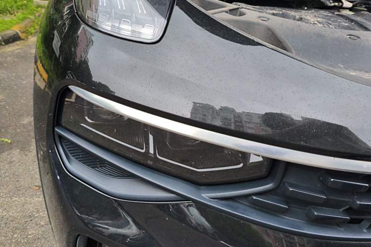 Used Lynk & Co 01 2021 2.0TD Two-Wheel-Drive Pro Trim Right Front Headlight