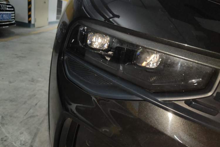Used Lynk & Co 01 2021 2.0TD Four-Wheel Drive Dark Night Edition Right Front Headlight