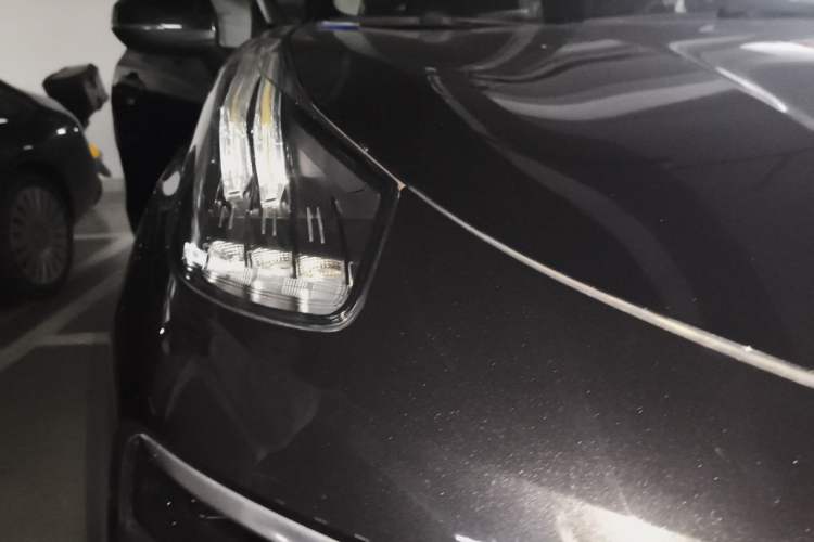 Used Lynk & Co 01 2021 2.0TD Two-Wheel-Drive Pro Trim Right Front Headlight