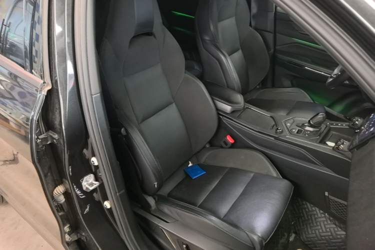 Used Lynk & Co 01 2021 2.0TD Four-Wheel Drive Dark Night Edition Right Front Seat