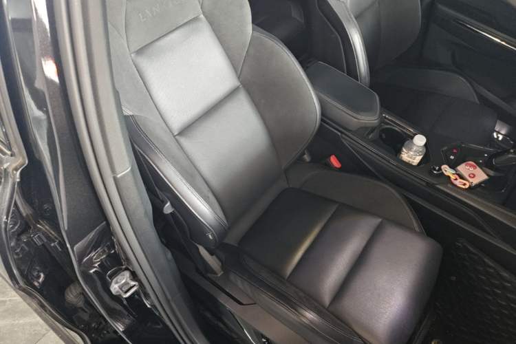 Used Lynk & Co 01 2021 2.0TD Four-Wheel Drive Dark Night Edition Right Front Seat