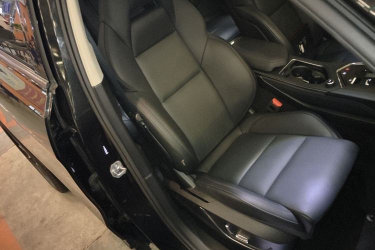 Used Lynk & Co 01 2021 2.0TD Two-Wheel-Drive Pro Trim Right Front Seat