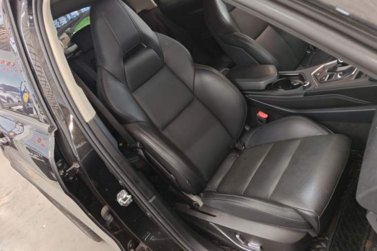 Used Lynk & Co 01 2021 2.0TD Two-Wheel-Drive Pro Trim Right Front Seat