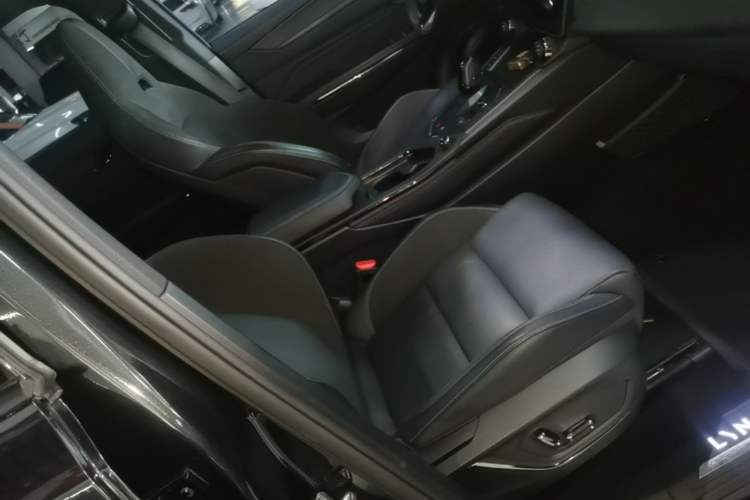 Used Lynk & Co 01 2021 2.0TD Four-Wheel Drive Dark Night Edition Right Front Seat