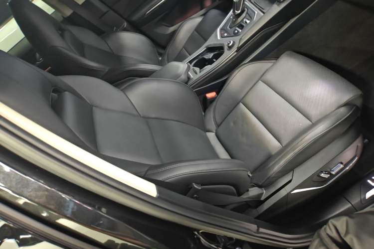 Used Lynk & Co 01 2021 2.0TD Two-Wheel-Drive Pro Trim Right Front Seat