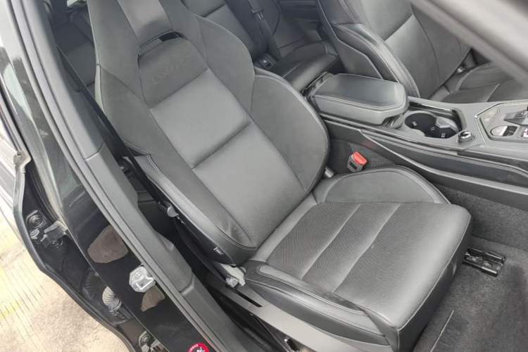 Used Lynk & Co 01 2021 2.0TD Four-Wheel Drive Dark Night Edition Right Front Seat