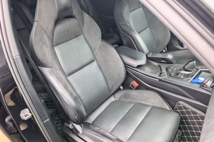 Used Lynk & Co 01 2021 2.0TD Four-Wheel Drive Dark Night Edition Right Front Seat