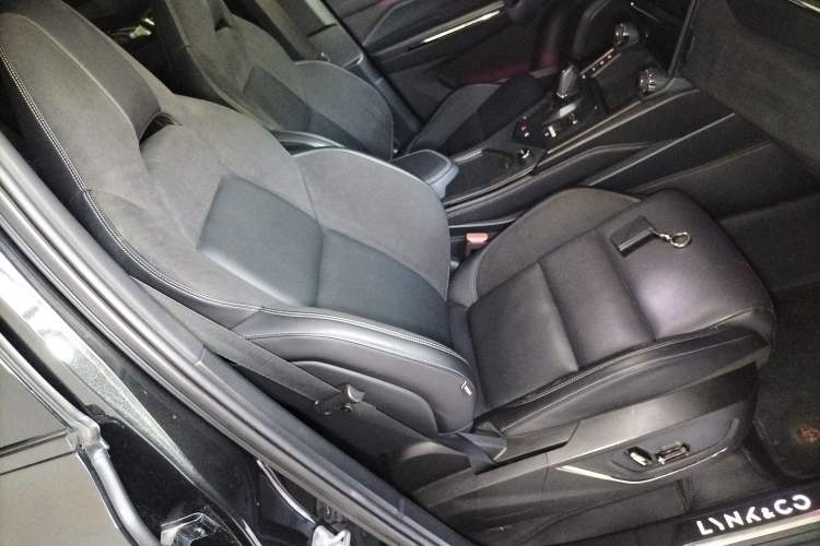 Used Lynk & Co 01 2021 2.0TD Four-Wheel Drive Dark Night Edition Right Front Seat