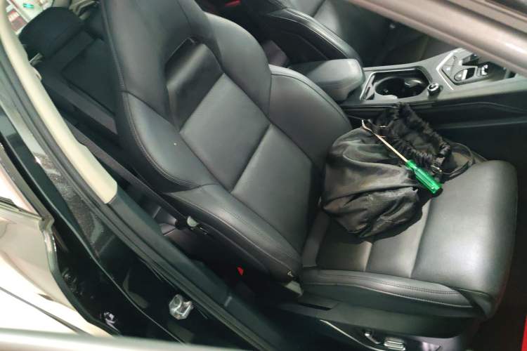 Used Lynk & Co 01 2021 2.0TD Two-Wheel-Drive Pro Trim Right Front Seat