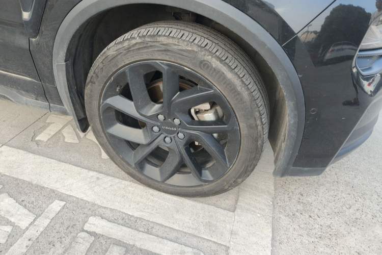Used Lynk & Co 01 2021 2.0TD Four-Wheel Drive Dark Night Edition Right Front Wheel Hub