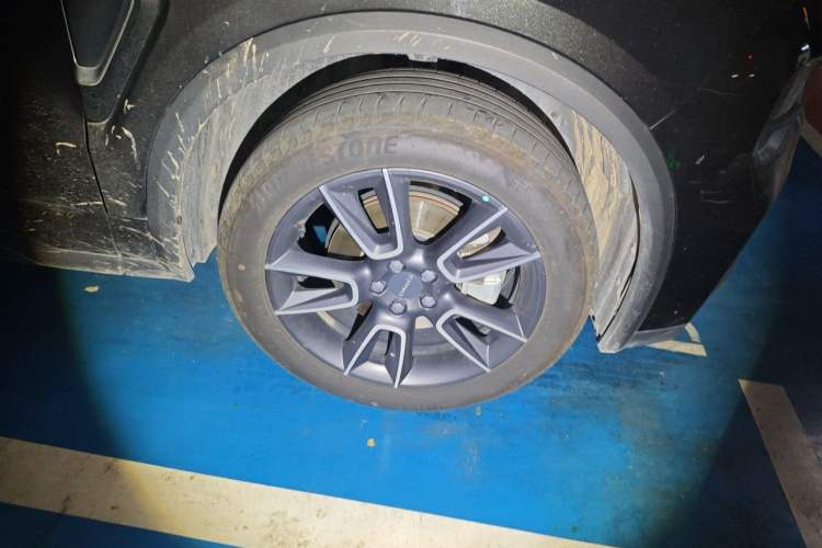 Used Lynk & Co 01 2021 2.0TD Two-Wheel-Drive Pro Trim Right Front Wheel Hub