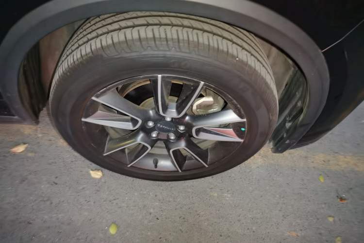 Used Lynk & Co 01 2021 2.0TD Two-Wheel-Drive Pro Trim Right Front Wheel Hub