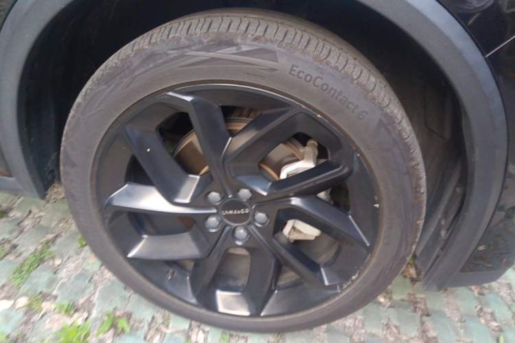 Used Lynk & Co 01 2021 2.0TD Four-Wheel Drive Dark Night Edition Right Front Wheel Hub