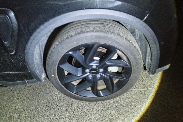Used Lynk & Co 01 2021 2.0TD Four-Wheel Drive Dark Night Edition Right Front Wheel Hub