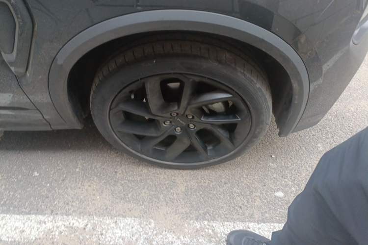 Used Lynk & Co 01 2021 2.0TD Four-Wheel Drive Dark Night Edition Right Front Wheel Hub