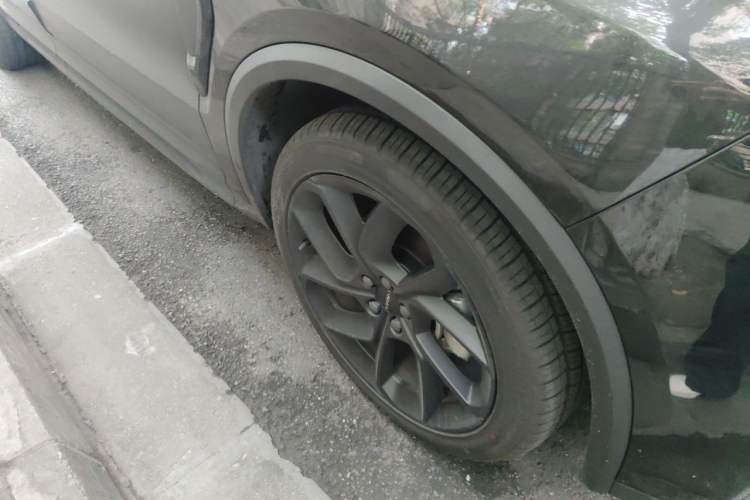 Used Lynk & Co 01 2021 2.0TD Four-Wheel Drive Dark Night Edition Right Front Wheel Hub