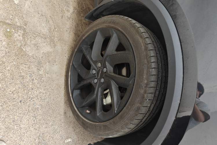 Used Lynk & Co 01 2021 2.0TD Four-Wheel Drive Dark Night Edition Right Front Wheel Hub