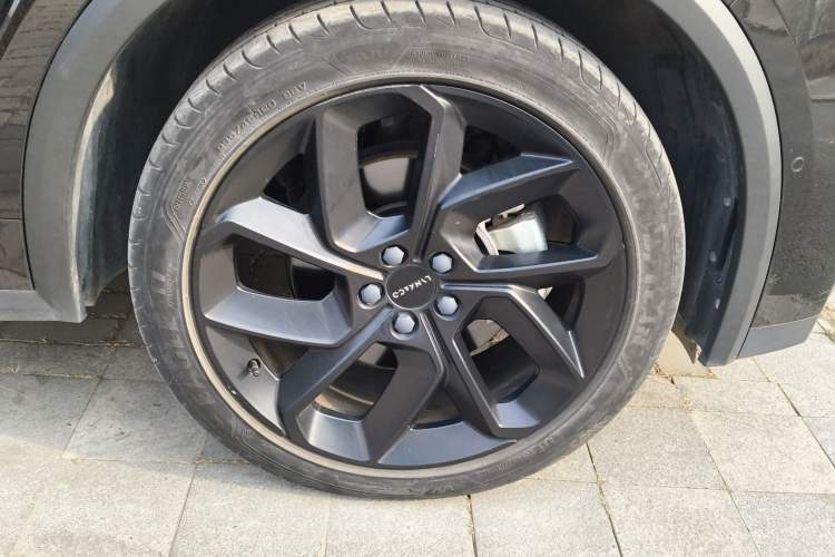Used Lynk & Co 01 2021 2.0TD Four-Wheel Drive Dark Night Edition Right Front Wheel Hub