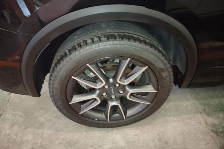 Used Lynk & Co 01 2021 2.0TD Two-Wheel-Drive Pro Trim Right Rear Wheel Hub