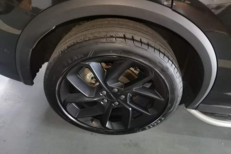 Used Lynk & Co 01 2021 2.0TD Four-Wheel Drive Dark Night Edition Right Rear Wheel Hub