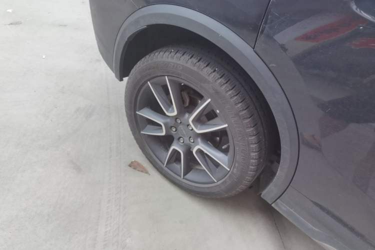 Used Lynk & Co 01 2021 2.0TD Two-Wheel-Drive Pro Trim Right Rear Wheel Hub