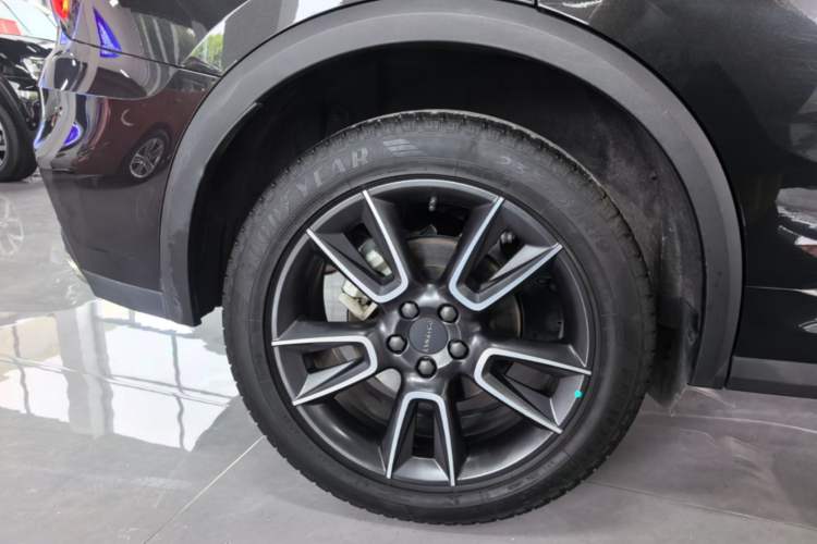 Used Lynk & Co 01 2021 2.0TD Two-Wheel-Drive Pro Trim Right Rear Wheel Hub