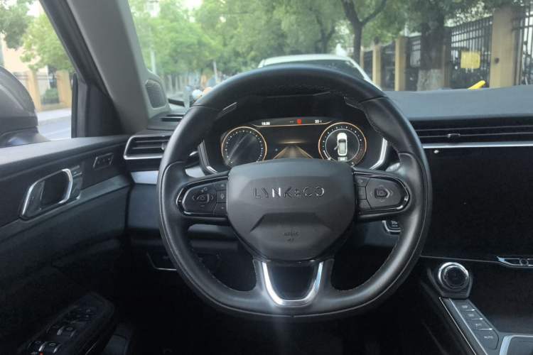 Used Lynk & Co 01 2021 2.0TD Two-Wheel-Drive Pro Trim Steering Wheel