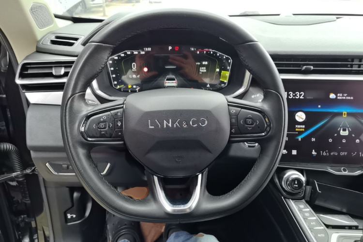 Used Lynk & Co 01 2021 2.0TD Two-Wheel-Drive Pro Trim Steering Wheel