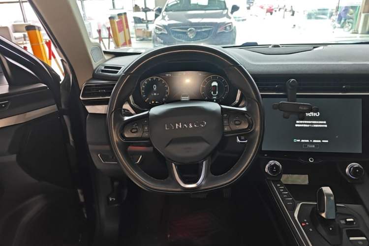 Used Lynk & Co 01 2021 2.0TD Two-Wheel-Drive Pro Trim Steering Wheel