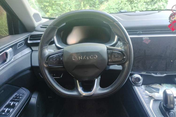Used Lynk & Co 01 2021 2.0TD Two-Wheel-Drive Pro Trim Steering Wheel