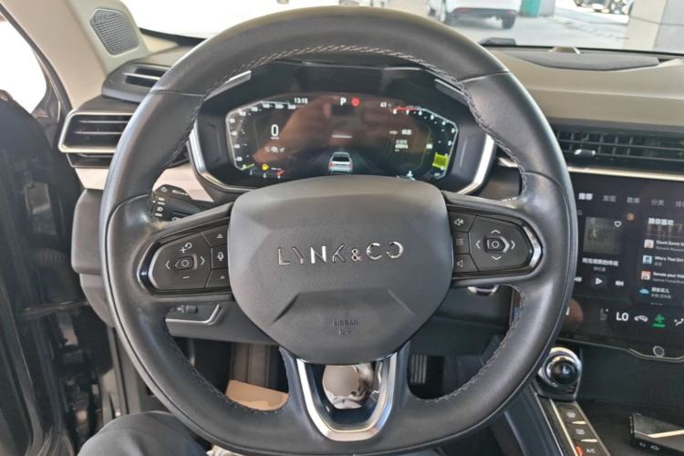 Used Lynk & Co 01 2021 2.0TD Two-Wheel-Drive Pro Trim Steering Wheel