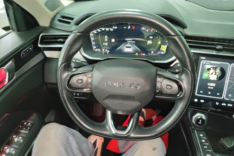 Used Lynk & Co 01 2021 2.0TD Two-Wheel-Drive Pro Trim Steering Wheel
