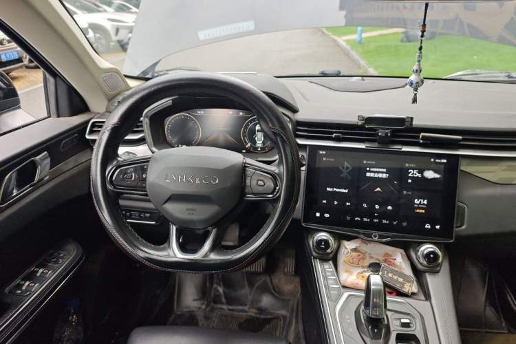 Used Lynk & Co 01 2021 2.0TD Two-Wheel Drive Zhaopu Pro Steering Wheel