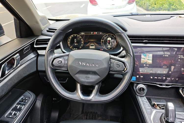 Used Lynk & Co 01 2021 2.0TD Two-Wheel-Drive Pro Trim Steering Wheel