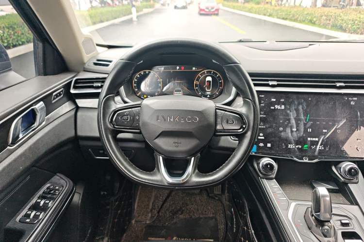 Used Lynk & Co 01 2021 2.0TD Two-Wheel-Drive Pro Trim Steering Wheel