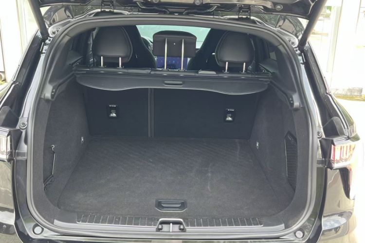 Used Lynk & Co 01 2021 2.0TD Four-Wheel Drive Dark Night Edition Trunk