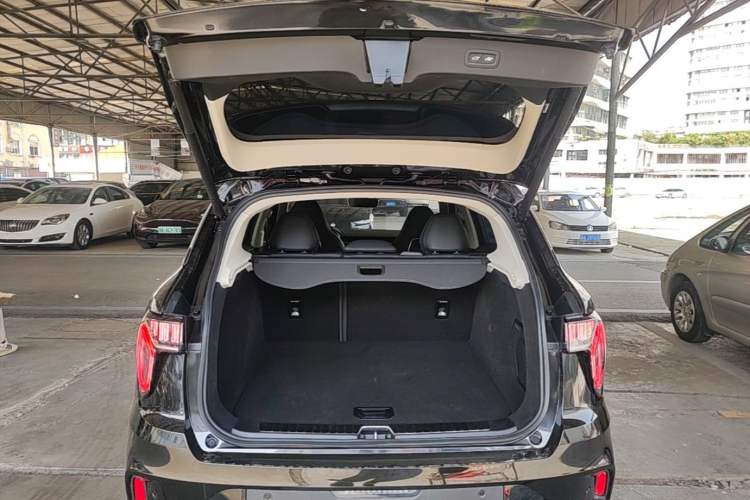 Used Lynk & Co 01 2021 2.0TD Two-Wheel-Drive Pro Trim Trunk