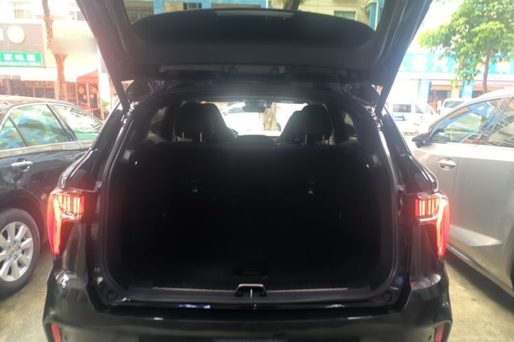 Used Lynk & Co 01 2021 2.0TD Four-Wheel Drive Dark Night Edition Trunk