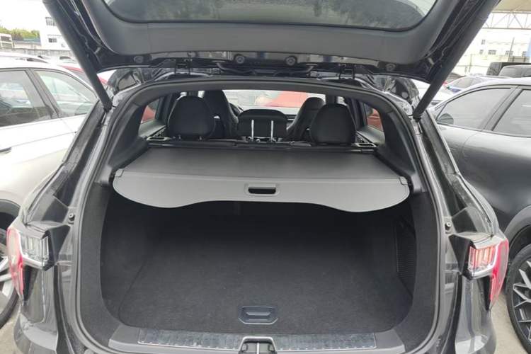 Used Lynk & Co 01 2021 2.0TD Four-Wheel Drive Dark Night Edition Trunk