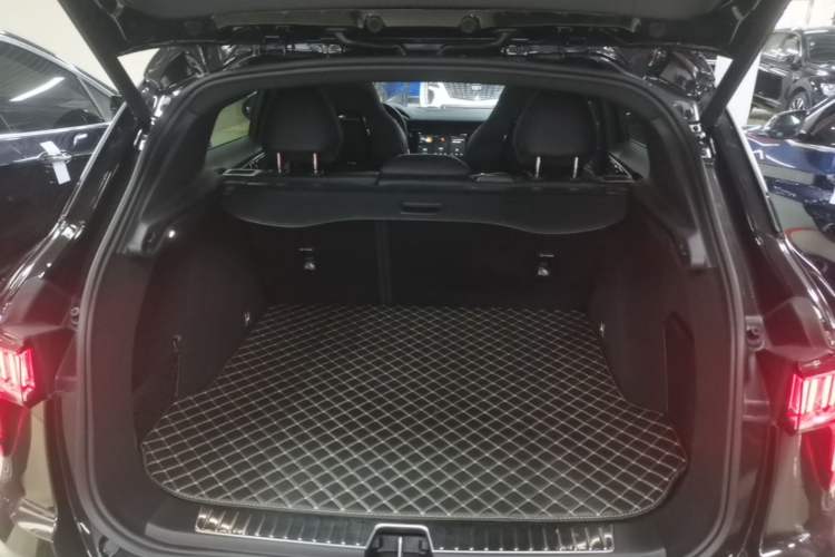 Used Lynk & Co 01 2021 2.0TD Four-Wheel Drive Hype-Halo Trunk