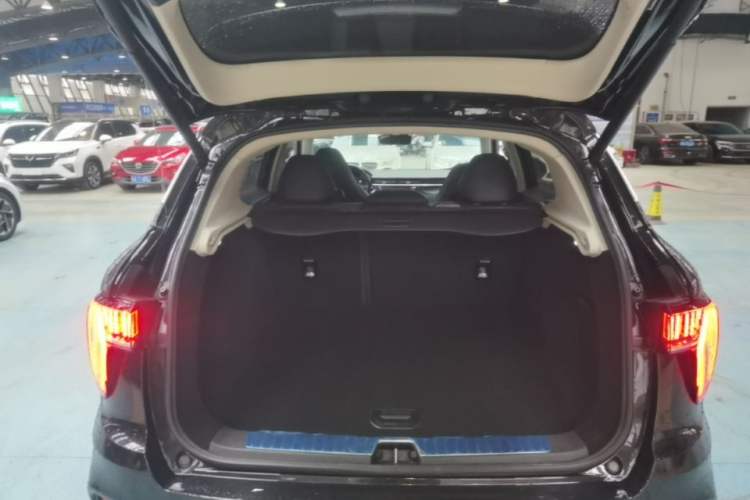 Used Lynk & Co 01 2021 2.0TD Two-Wheel-Drive Pro Trim Trunk