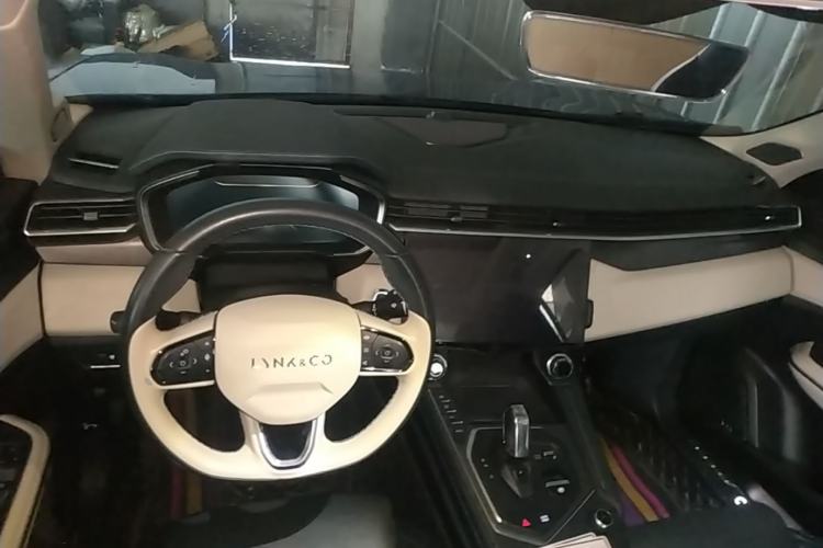 Used Lynk & Co 01 2021 2.0TD Two-Wheel Drive Zhaopu Pro Center Console