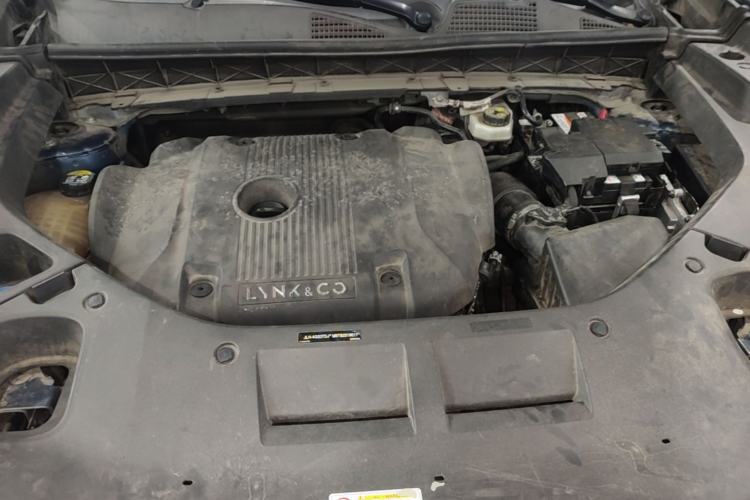 Used Lynk & Co 01 2021 2.0TD Two-Wheel-Drive Pro Trim Engine Bay