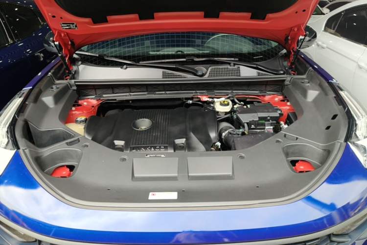 Used Lynk & Co 01 2021 2.0TD Four-Wheel Drive Hype-Halo Engine Bay