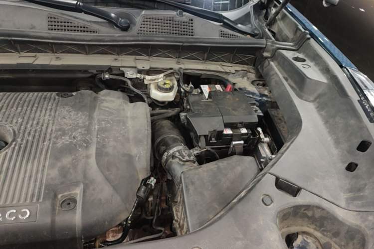 Used Lynk & Co 01 2021 2.0TD Two-Wheel-Drive Pro Trim Engine Bay Left