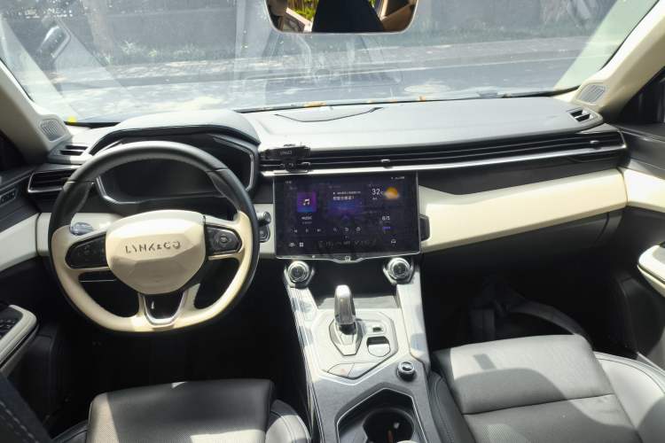 Used Lynk & Co 01 2021 2.0TD Two-Wheel Drive Zhaopu Pro Interior 2