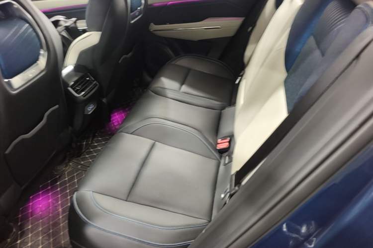 Used Lynk & Co 01 2021 2.0TD Two-Wheel-Drive Pro Trim Left Rear Seat