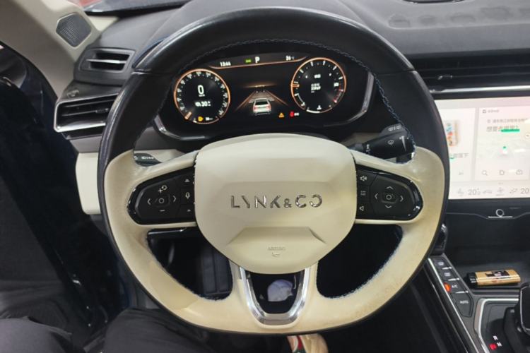 Used Lynk & Co 01 2021 2.0TD Two-Wheel Drive Zhaopu Pro Steering Wheel