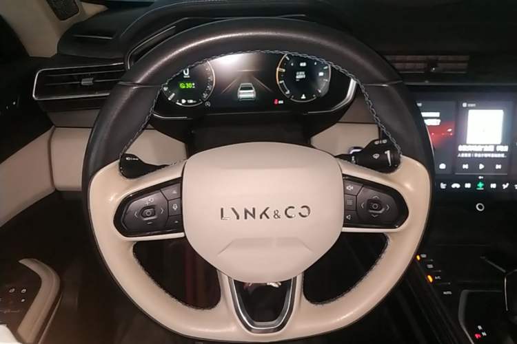 Used Lynk & Co 01 2021 2.0TD Two-Wheel Drive Zhaopu Pro Steering Wheel